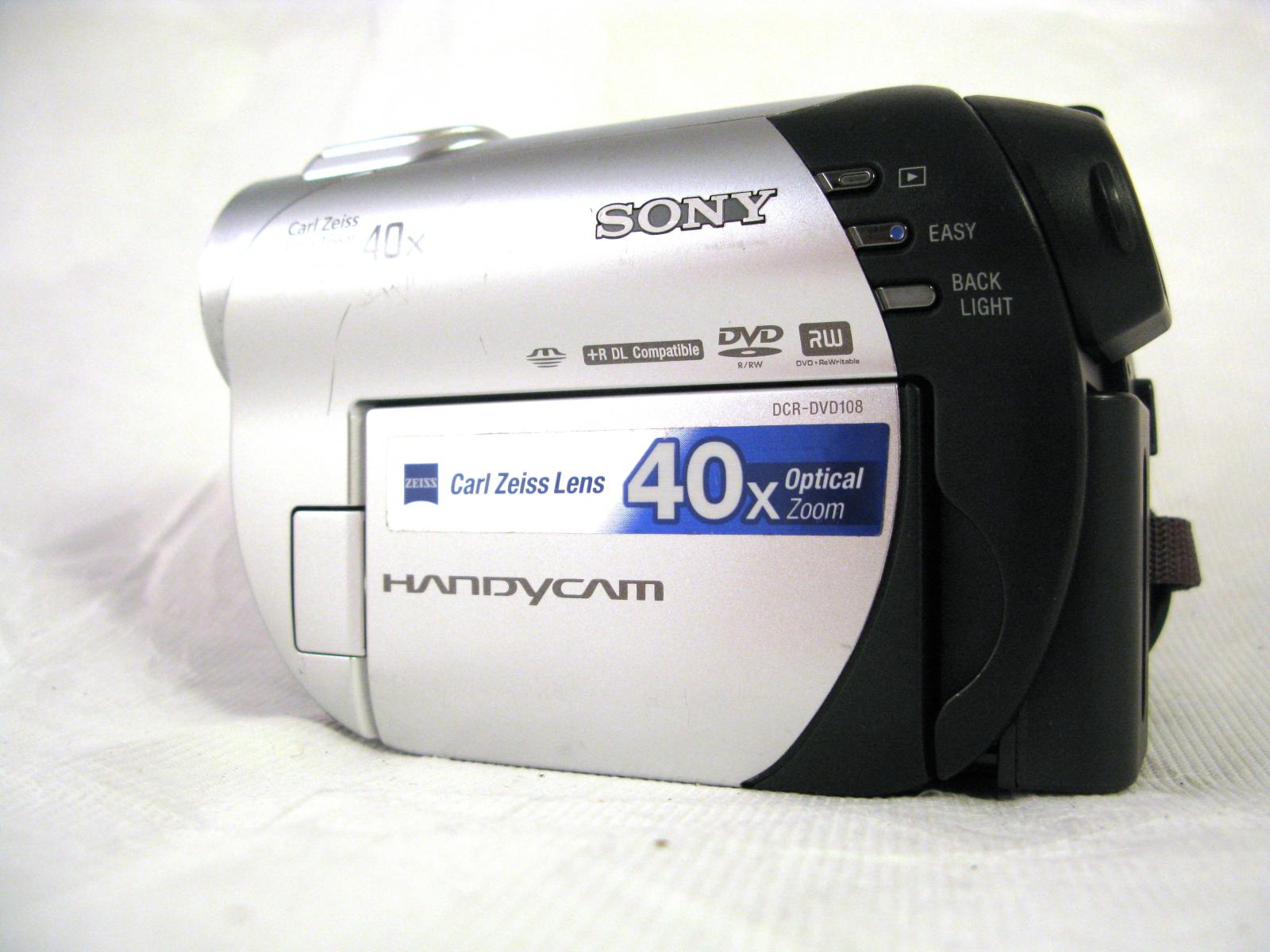 Sony Handycam DCR DVD108 Nightshot 40x Zoom Hybrid Camcorder 60 Day