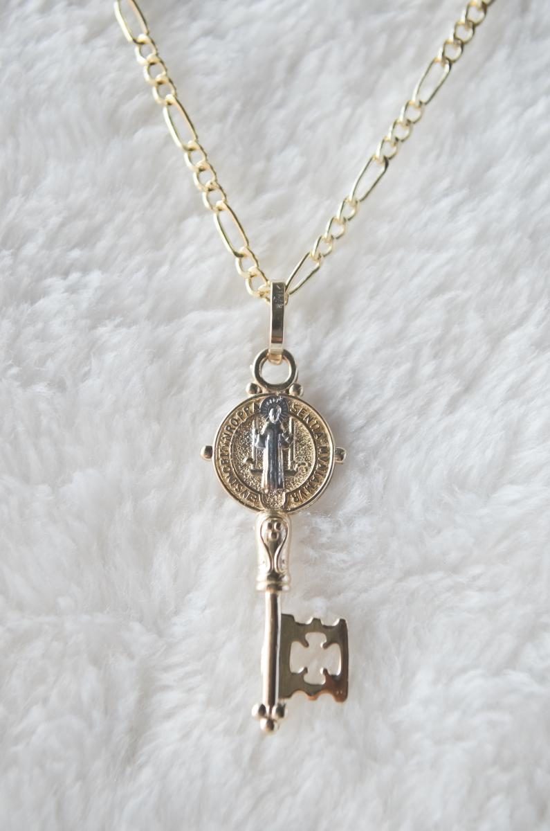 San Benito Llave Medalla Oro Religious Saint Benedict Key Pendant 14k