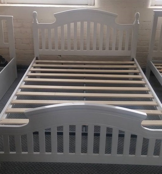 White Wooden Arched Headboard Bed Frame in 3ft Single/4ft6 Double/5ft